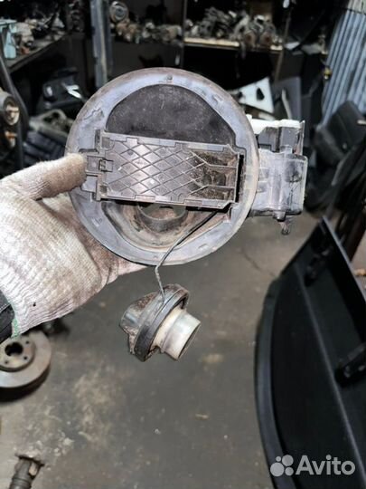 Лючок бензобака Chevrolet Aveo T300 2012