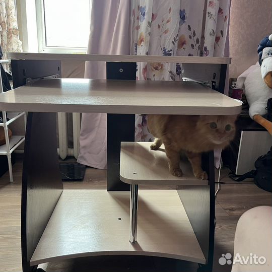 Компьютерный стол