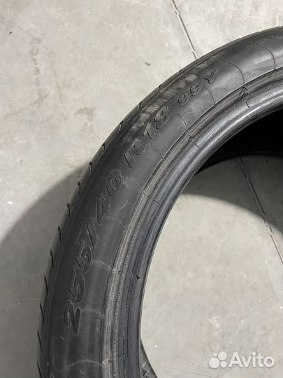 Pirelli P Zero 255/40 R18