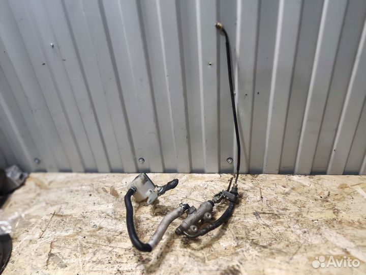 Задний тормозной Цилиндр с бачком