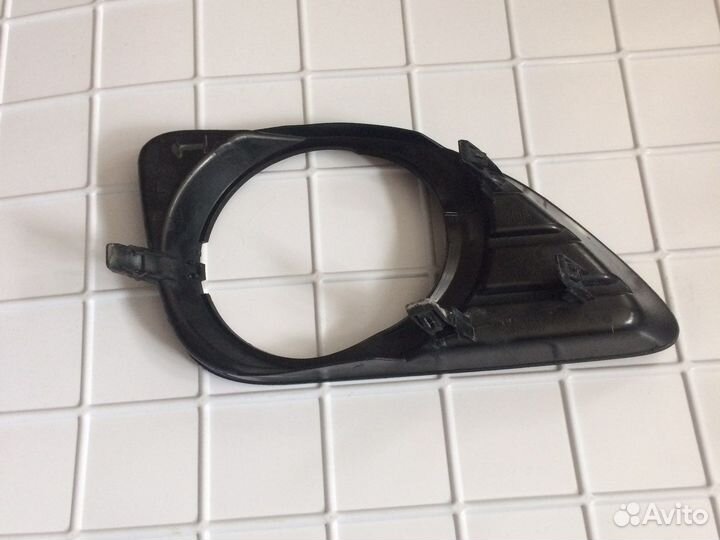 Рамка птф передняя левая Toyota Camry V40