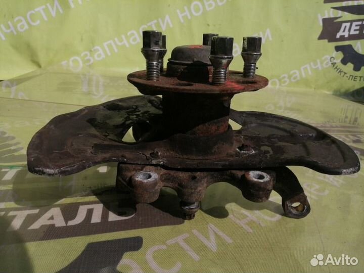 Ступица цапфа кулак передняя левая Mercedes-Benz