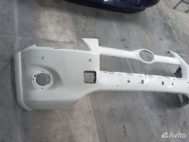 Бампер передний на toyota RAV 4 30