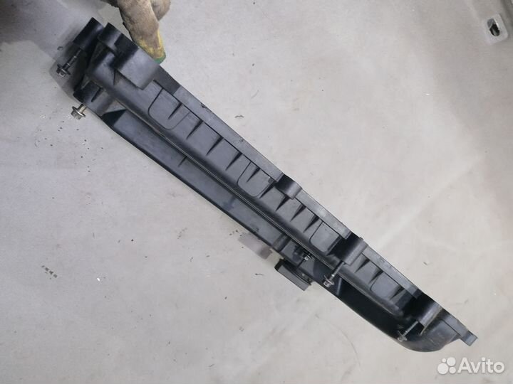 Клапанная крышка Ford Focus 2 qqdb (дефект)