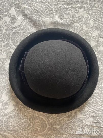 Фетровая женская шляпа с бархатной лентой