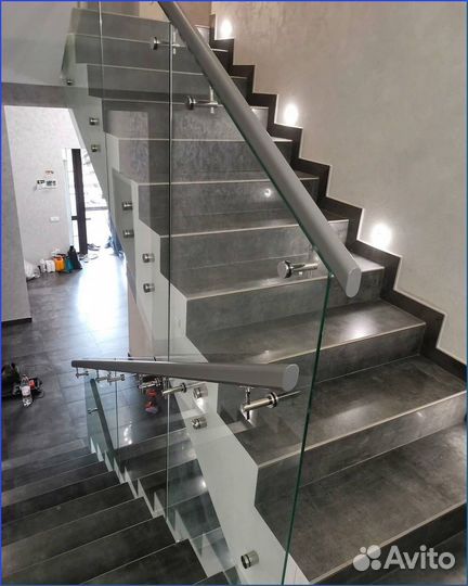 Лестница на металлокаркасе