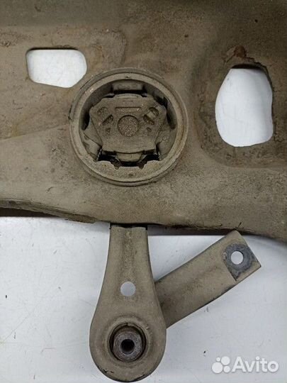 Подрамник передний