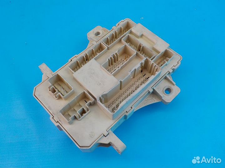 Блок предохранителей салона KIA Ceed (ED) 2007-201