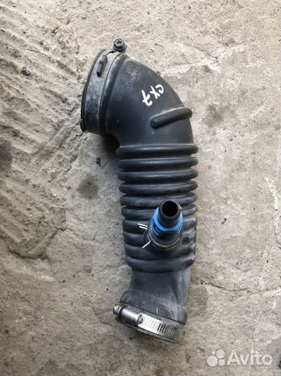 Патрубок воздушного фильтра Мазда Сх7 CX7