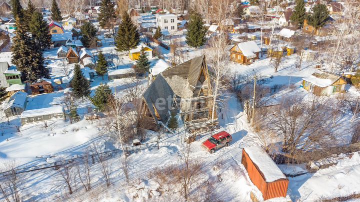 Дом 94 м² на участке 4,7 сот.