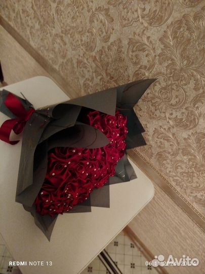 Атласные розы