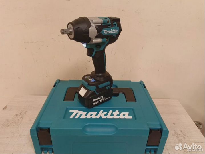 Гайковерт аккумуляторный Ударный 700Нм Makita. Нов