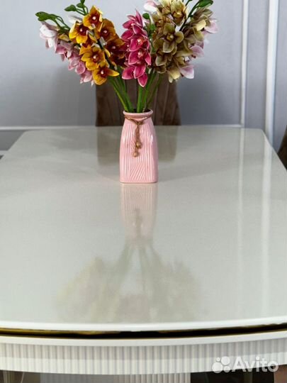 Стол и стулья