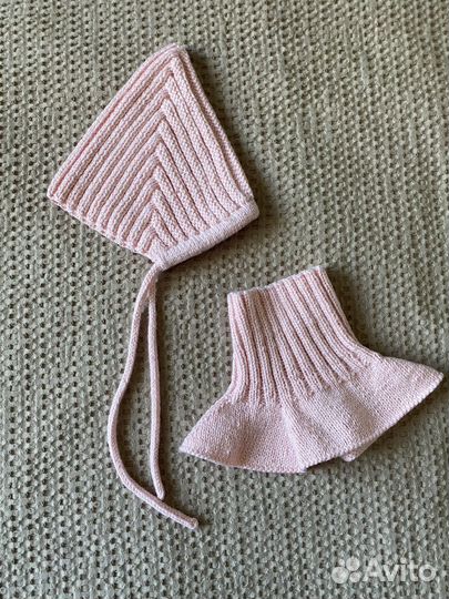 Новый комплект шапка + манишка