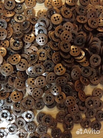 Пуговицы