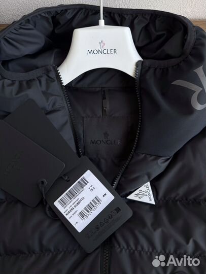 Жилет пуховый Moncler