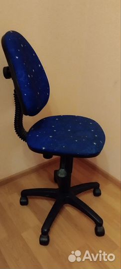 Компьютерное кресло для школьника