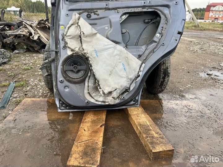 Дверь задняя правая Mitsubishi Outlander Xl