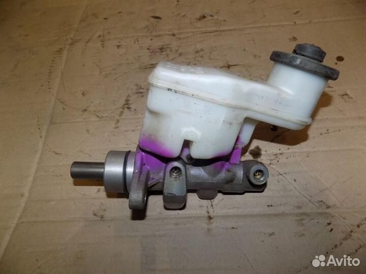 Цилиндр тормозной главный V5 2013