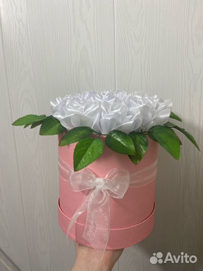 Букет из атласных роз