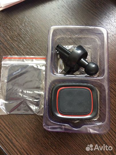 Магнитный автомобильный держатель для телефона