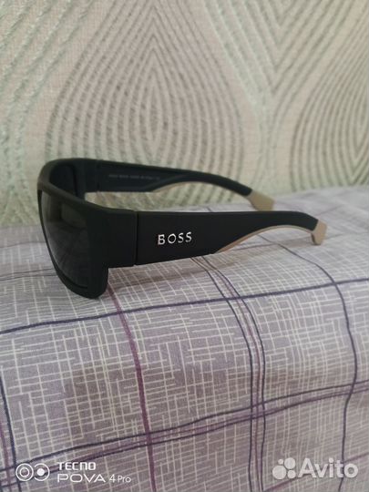 Солнцезащитные очки hugo boss