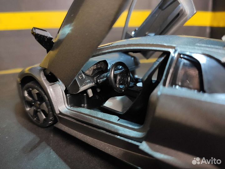 Модель 1/24 Lamborghini Reventon