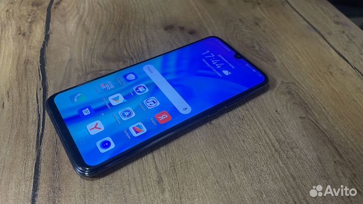 HONOR 20e, 4/64 ГБ