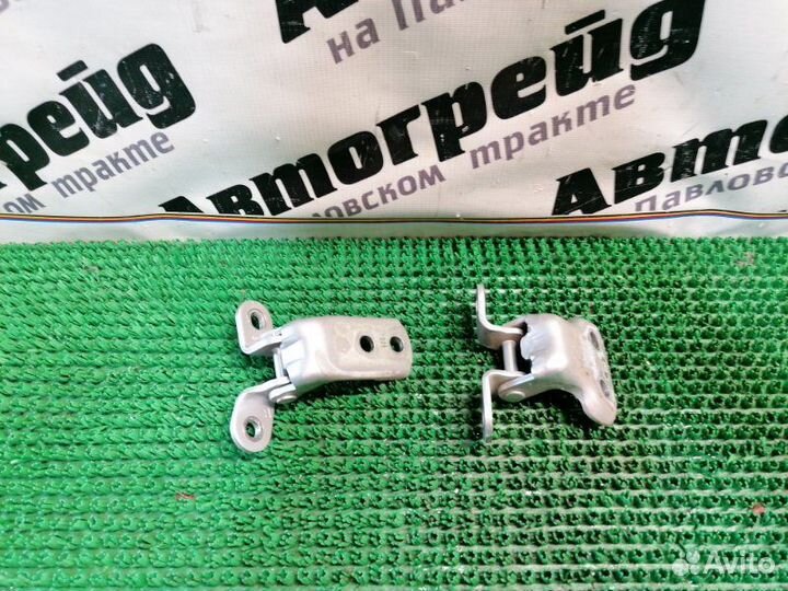 Петля дверная передняя правая Toyota Camry ACV40