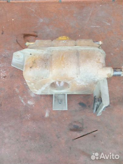 Бочок расширительный на даево леганза 2.0л