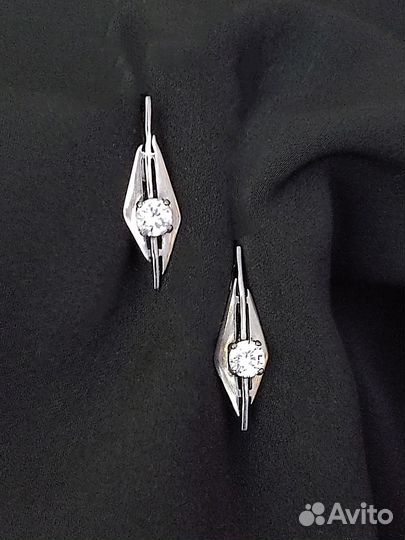 Серебряные серьги с опалом