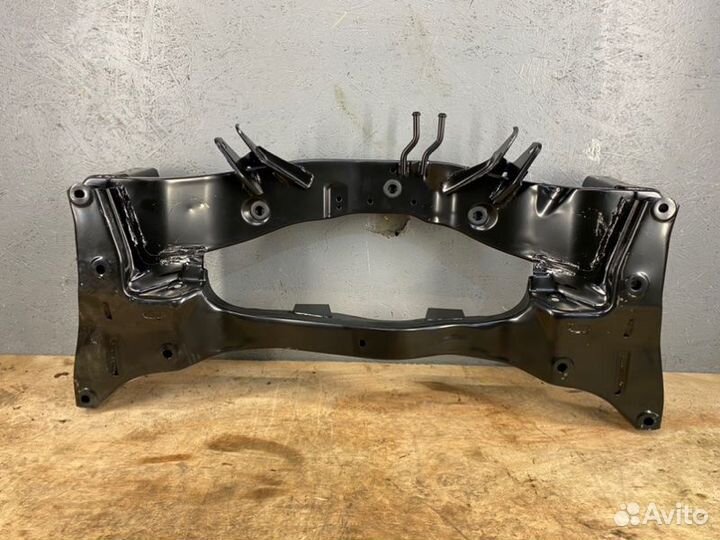 Балка задняя Mitsubishi Outlander 1 подрамник