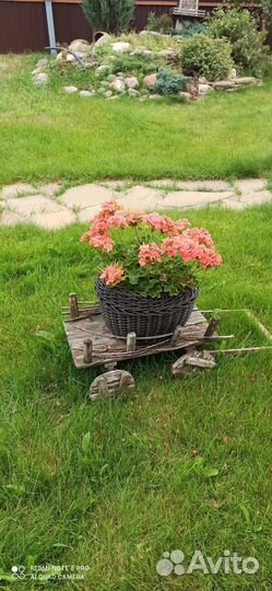 Кашпо для цветов из ротанга