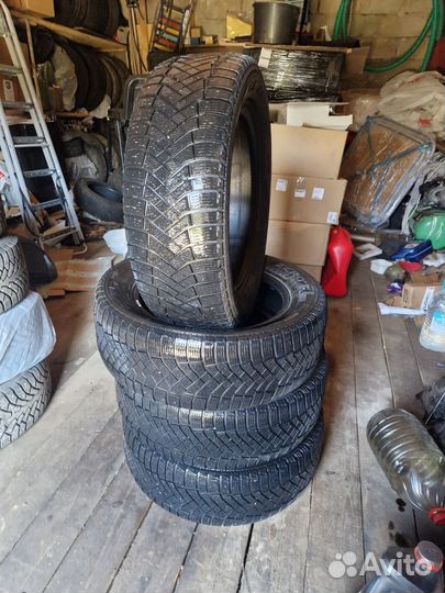Pirelli Ice Zero 225/60 R17