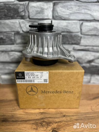Опора двигателя Mercedes A2052406317