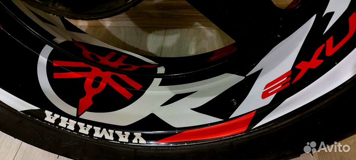Наклейки на мотоцикл yamaha R1