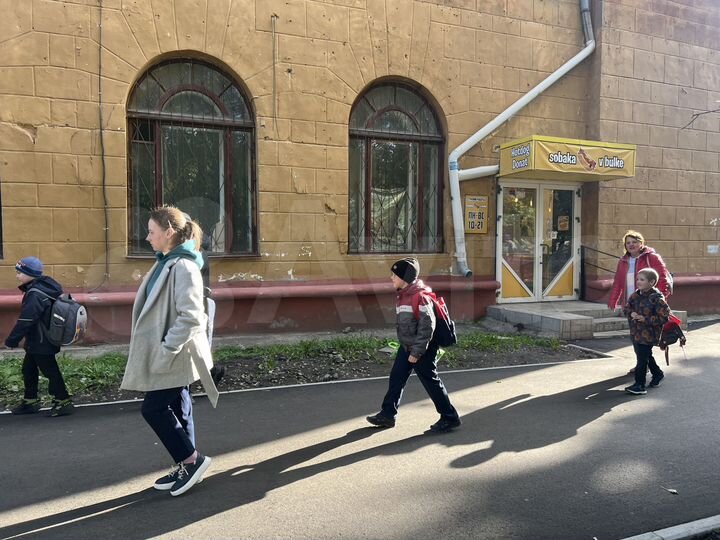 Торговая(офисная) площадь,Потолки 5м. 115 м²