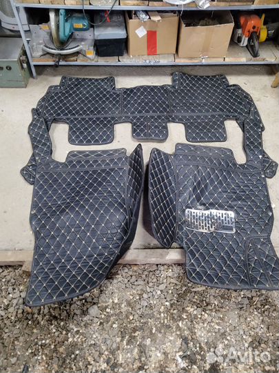 Продам 3д коврики для автомобиля Лексус LX570