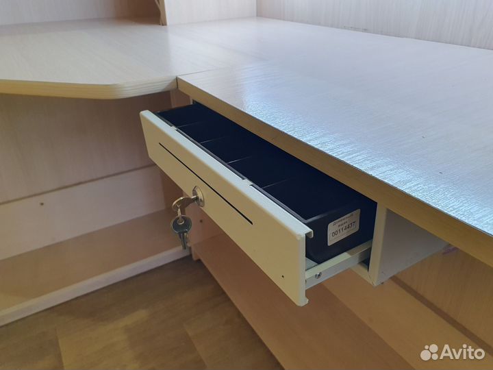 Стойка для администратора