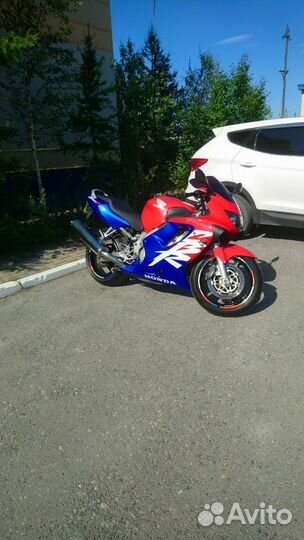 Мотоцикл Honda CBR 600F
