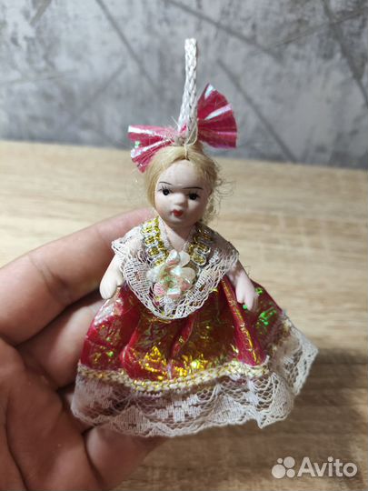 Кукла фарфоровая подвесная
