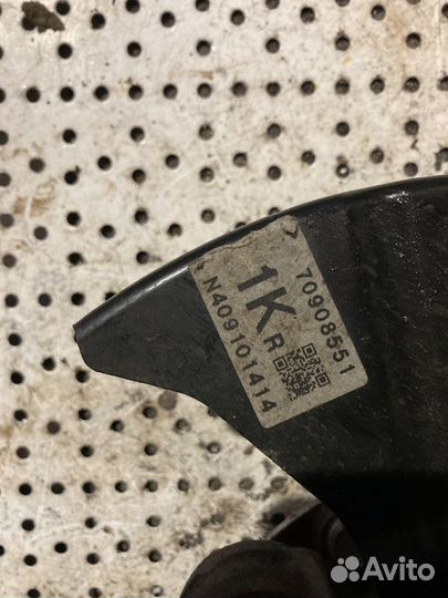 Кулак задний правый Mazda CX-5 (KE)