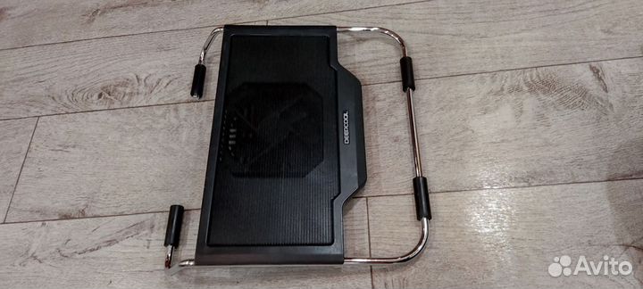 Подставка с охлаждением