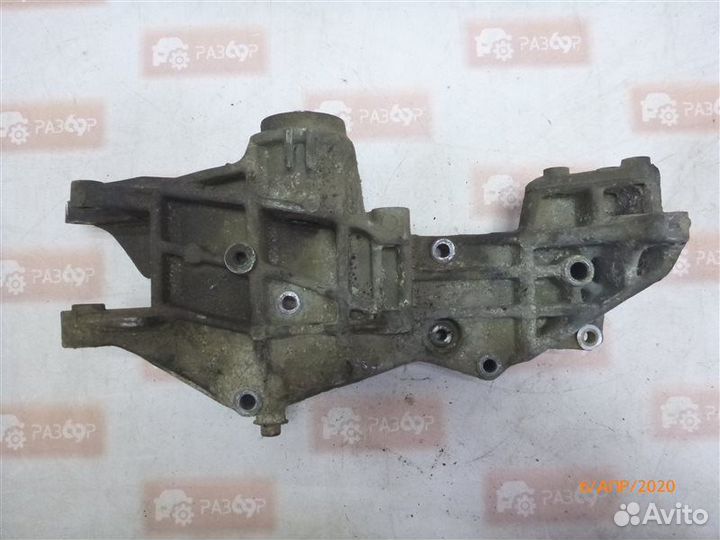 Кронштейн генератора Audi A4 B5 AEB 1997