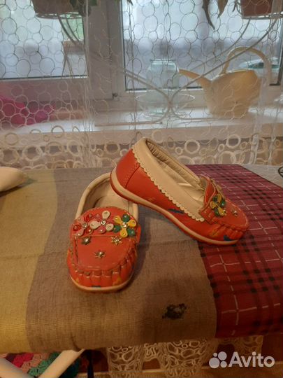 Продам макасины на девочку