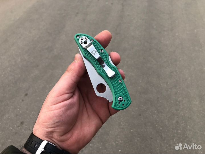 Складной нож Spyderco Delica зелёный