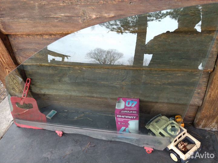 Боковое стекло Toyota nadia