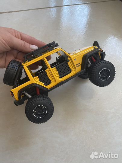 Машинка Jeep Wrangler