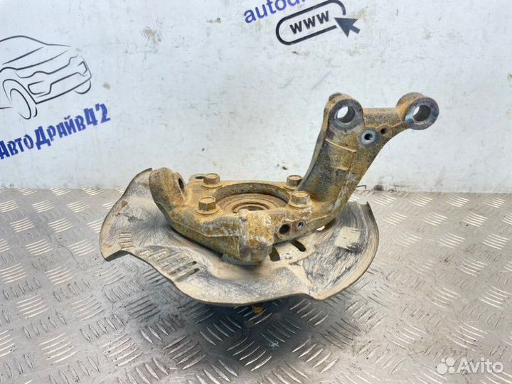 Поворотный кулак передний правый Toyota Corolla