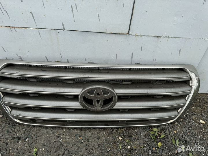 Решетка радиатора toyota land cruiser 200